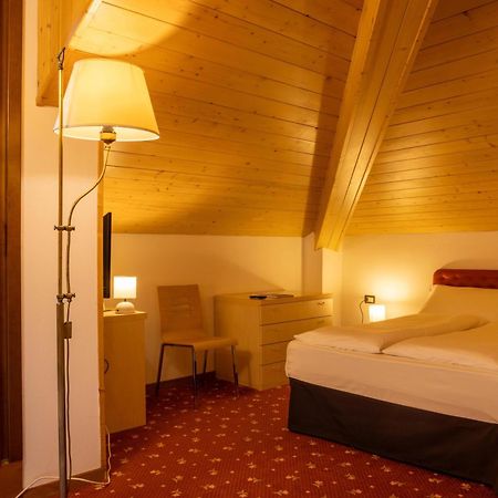 Hotel Lido Pieve Di Ledro Exteriör bild