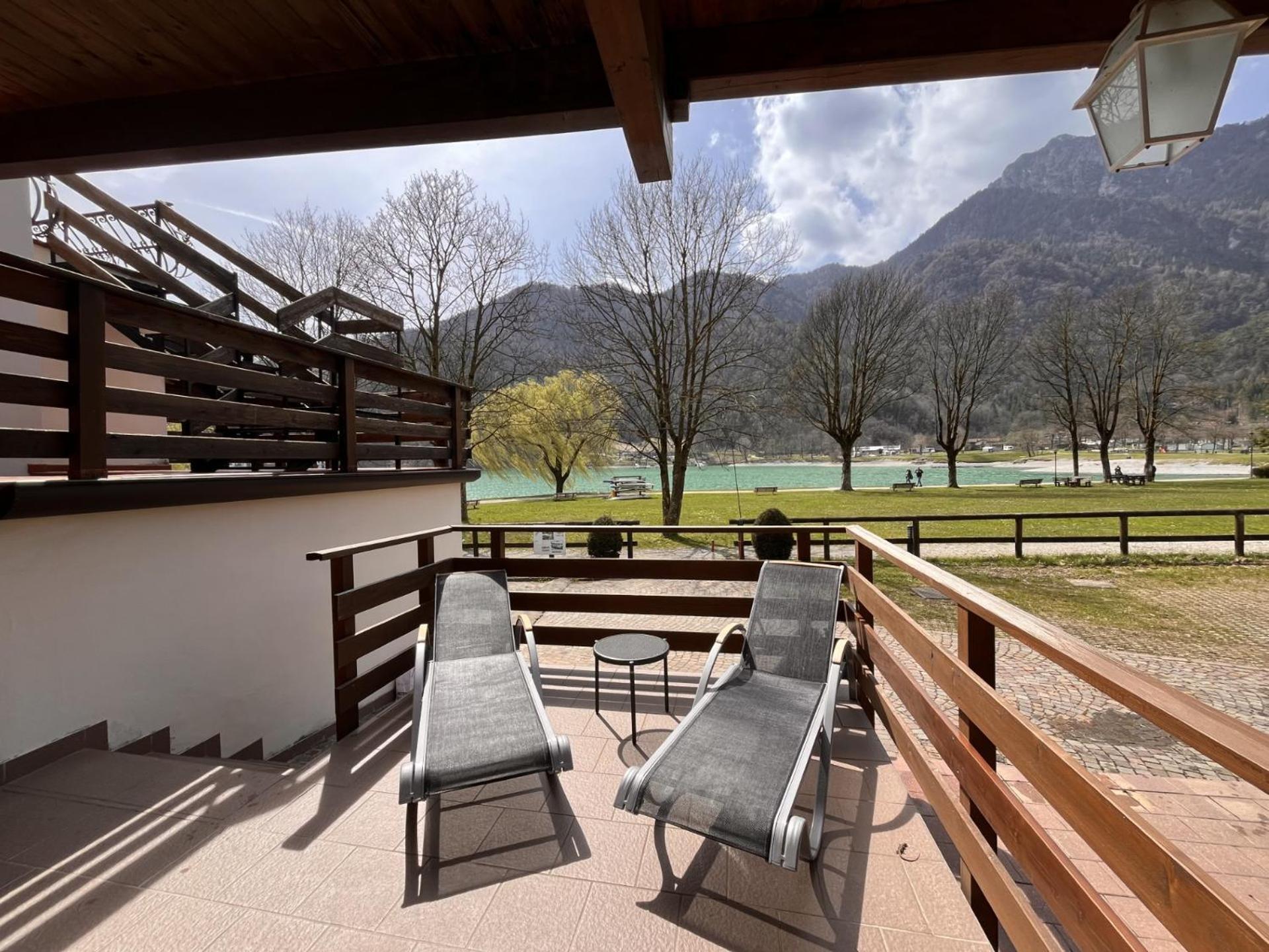Hotel Lido Pieve Di Ledro Exteriör bild