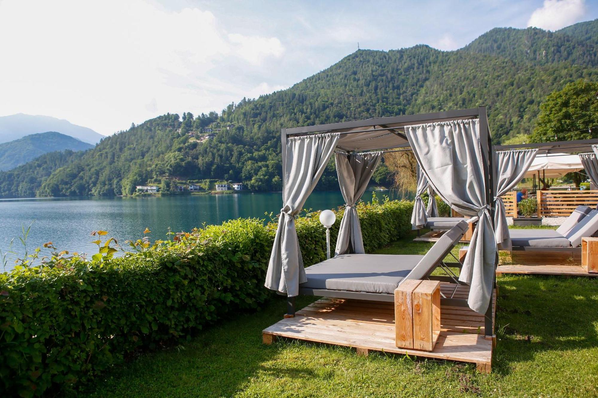 Hotel Lido Pieve Di Ledro Exteriör bild