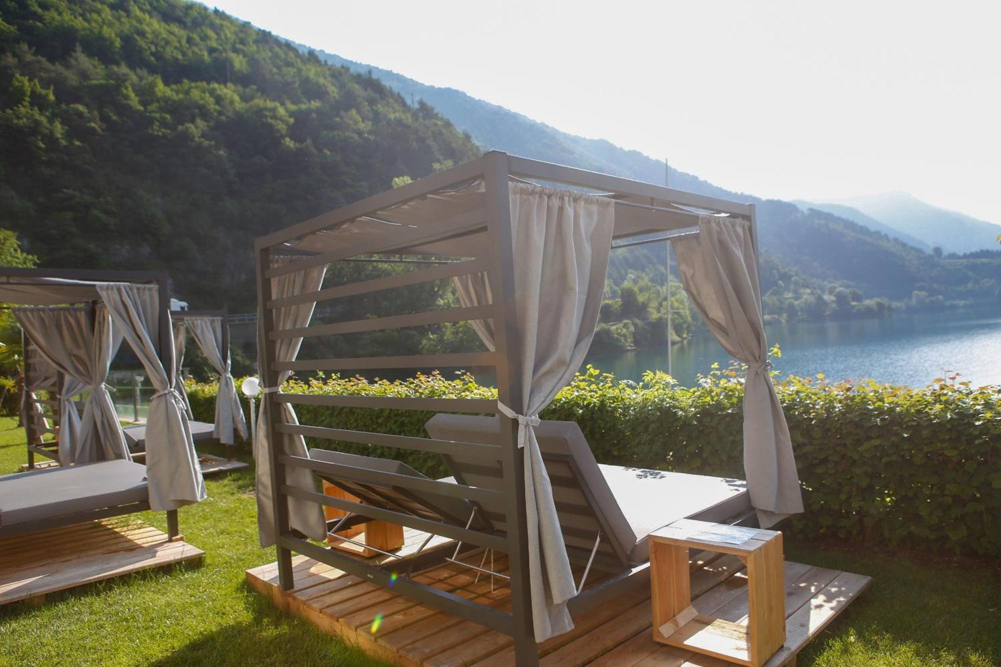 Hotel Lido Pieve Di Ledro Exteriör bild